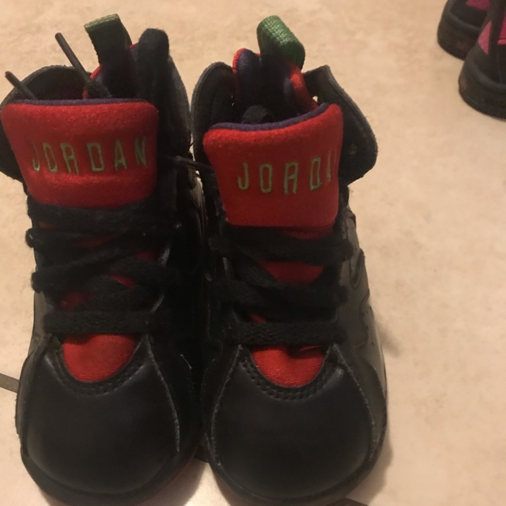 Sneakers